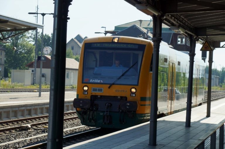 Dymniktour mit dem Ausflugszug T9 im Rahmen des Kunstprojekts „1000 & Deine Sicht“